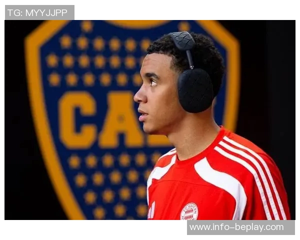 卡尔伤情恢复回归训练拜仁全队仅穆西亚拉缺席合练