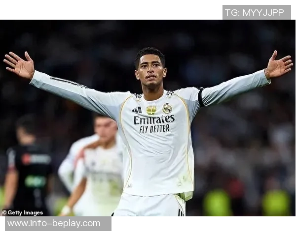 水晶宫追逐19岁荷兰新星斯米特面临曼联皇马强劲竞争