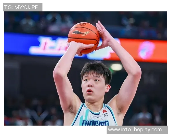 杨瀚森分享与利拉德霍勒迪的相处经历新赛季心态轻松不再紧张